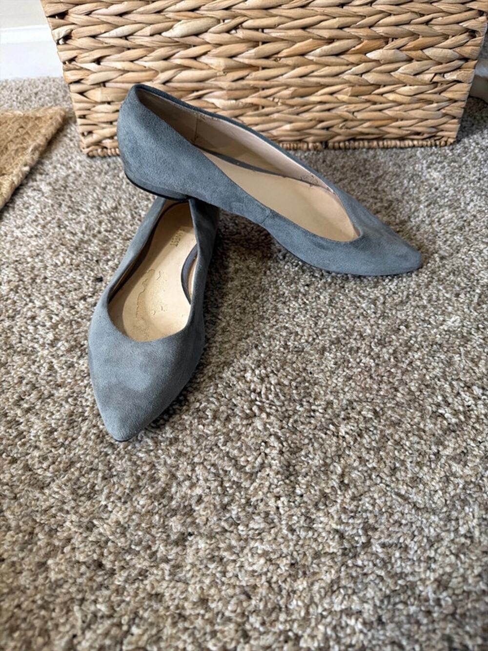 Nine West gray suede pointy toe ballet flats 9 711
